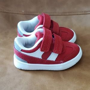 NWOT | Cat & Jack velcro toddler shoes | Size 4